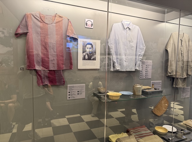 American prisoners of war in Hoa Lo Prison