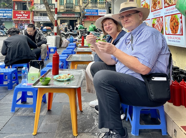 Nom bo Kho on sidewalk