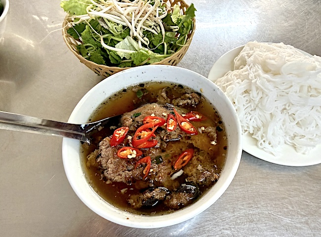 Bun cha with chilly